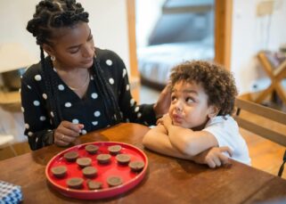 mère castratrice enfant
